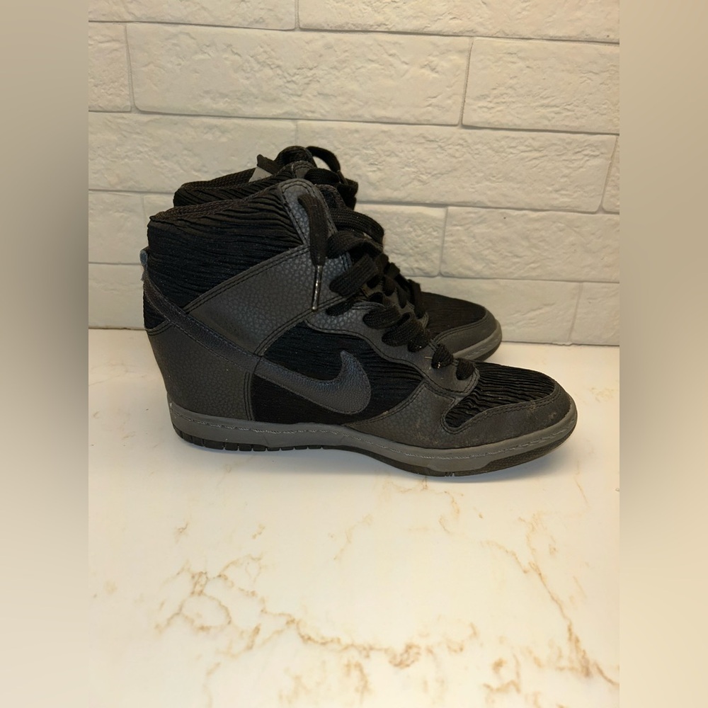 Nike Womens Dunk Sky High Black Metallic Sneakers Lace Up Size 9.5 528899-015